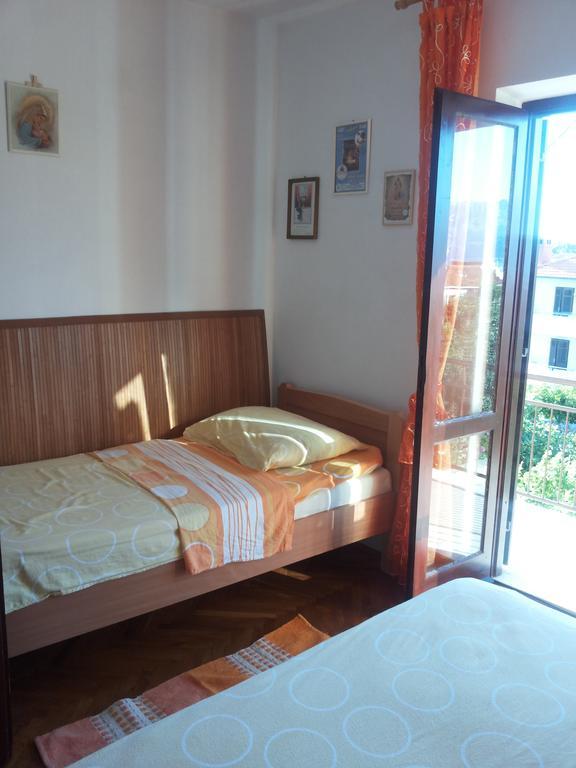 Apartment Ranka Постира Стая снимка